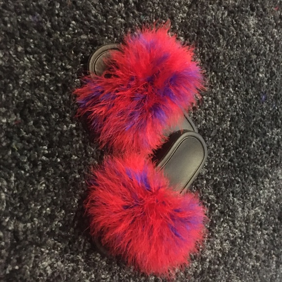 Berrylicious Fur Slides - Picture 2 of 4